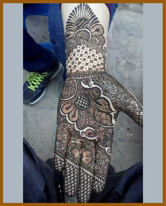 Stylish Front Hand Mehndi Design With Asymmetric Flower Pattern
